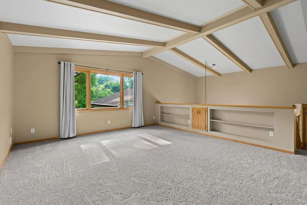 2821 Saddlebrooke Circle Minnetonka, MN 55305