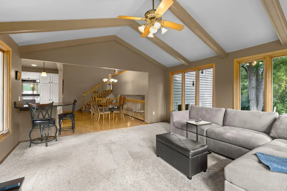 2821 Saddlebrooke Circle Minnetonka, MN 55305