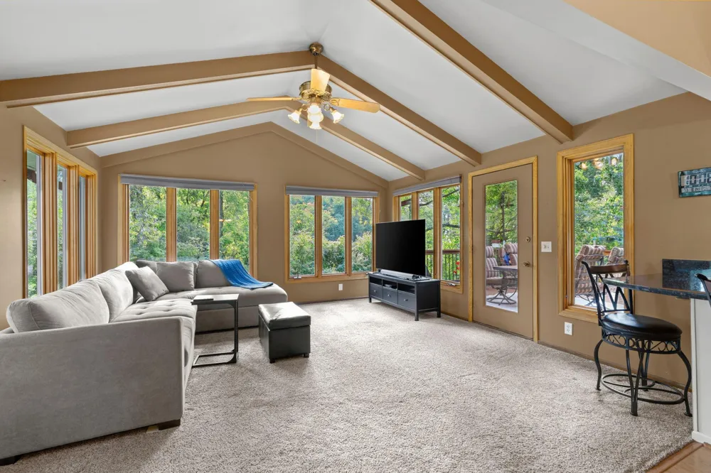 2821 Saddlebrooke Circle Minnetonka, MN 55305