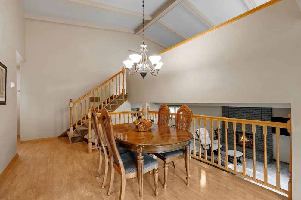 2821 Saddlebrooke Circle Minnetonka, MN 55305