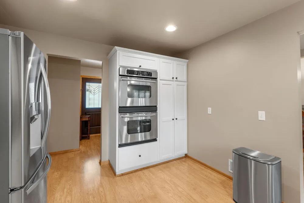 2821 Saddlebrooke Circle Minnetonka, MN 55305
