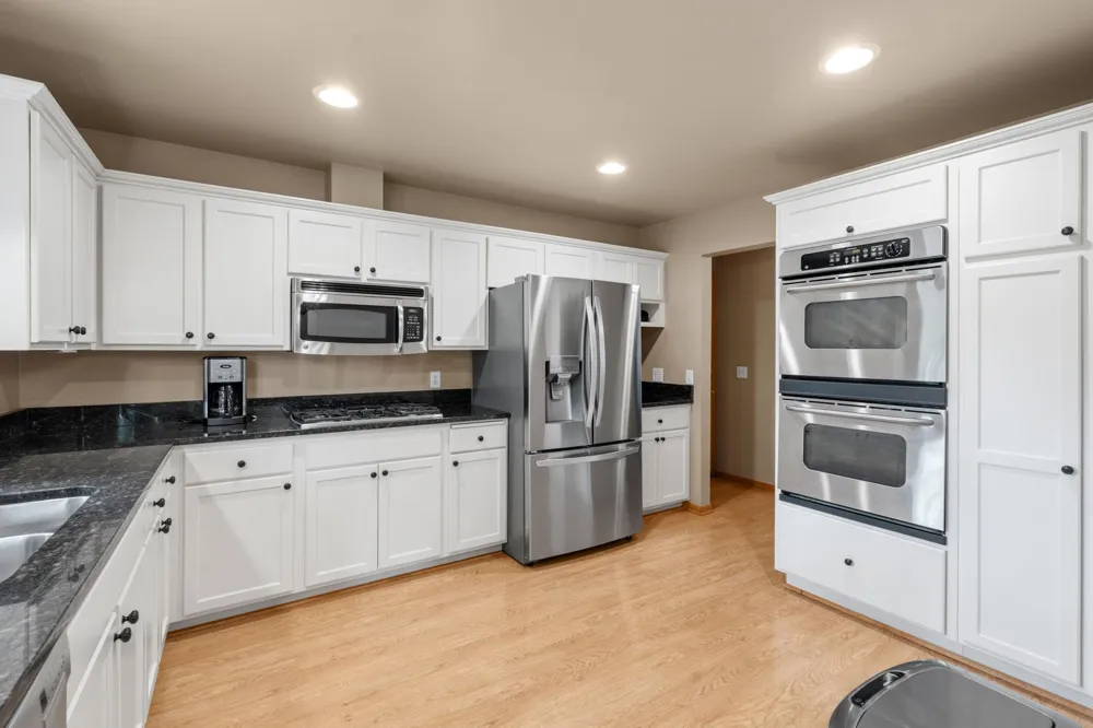 2821 Saddlebrooke Circle Minnetonka, MN 55305