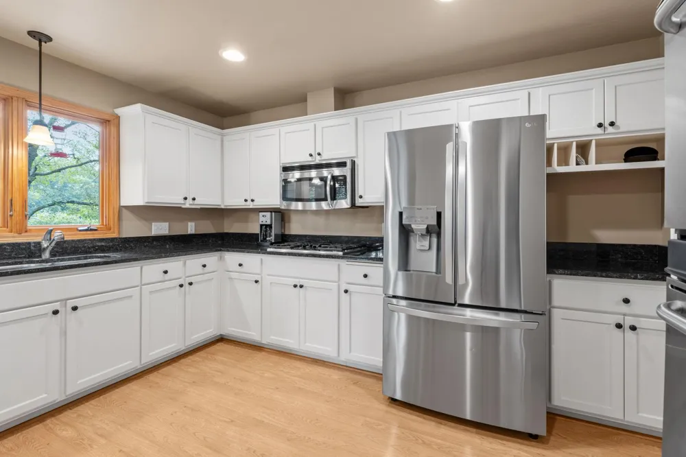 2821 Saddlebrooke Circle Minnetonka, MN 55305