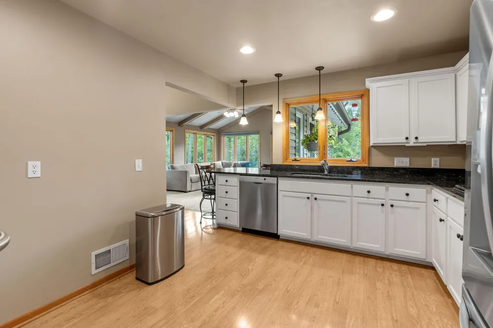 2821 Saddlebrooke Circle Minnetonka, MN 55305
