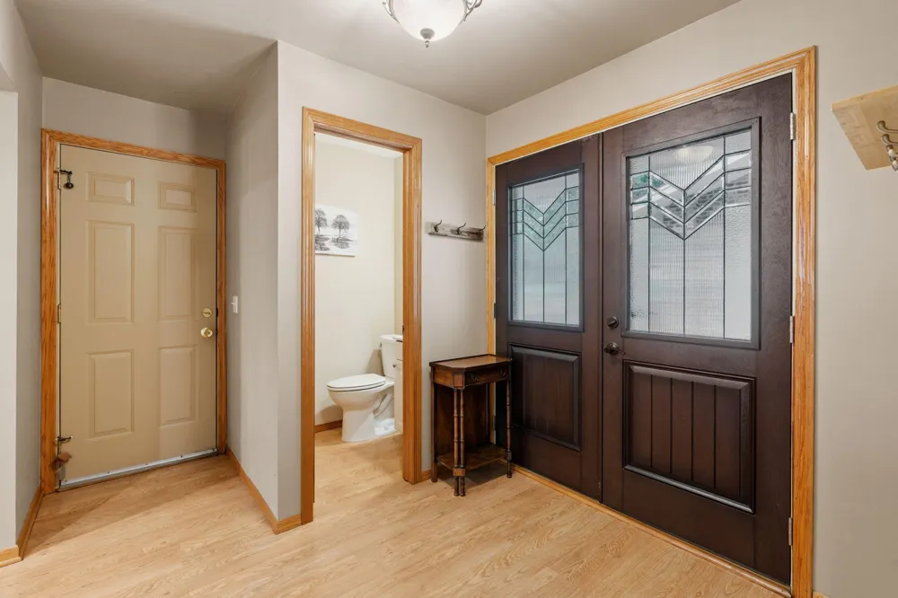 2821 Saddlebrooke Circle Minnetonka, MN 55305