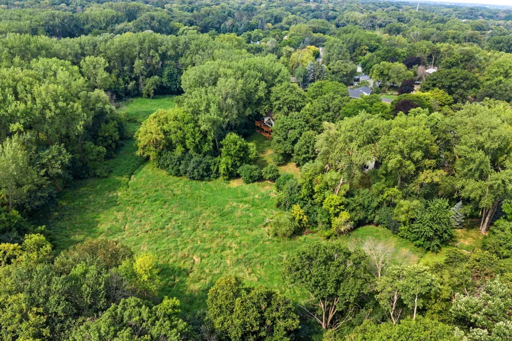 2821 Saddlebrooke Circle Minnetonka, MN 55305