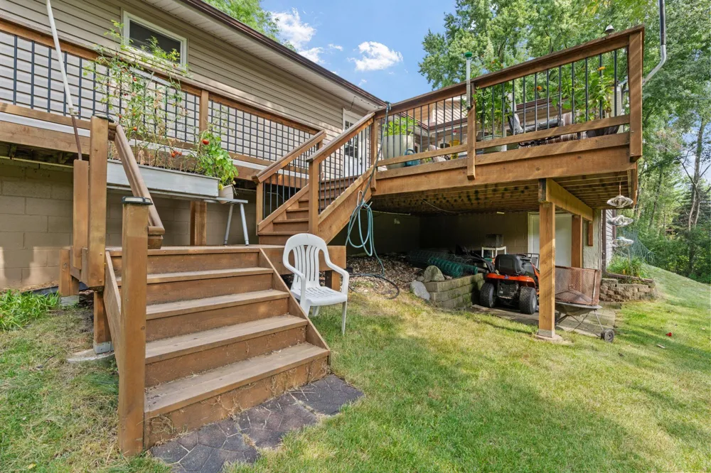 2821 Saddlebrooke Circle Minnetonka, MN 55305