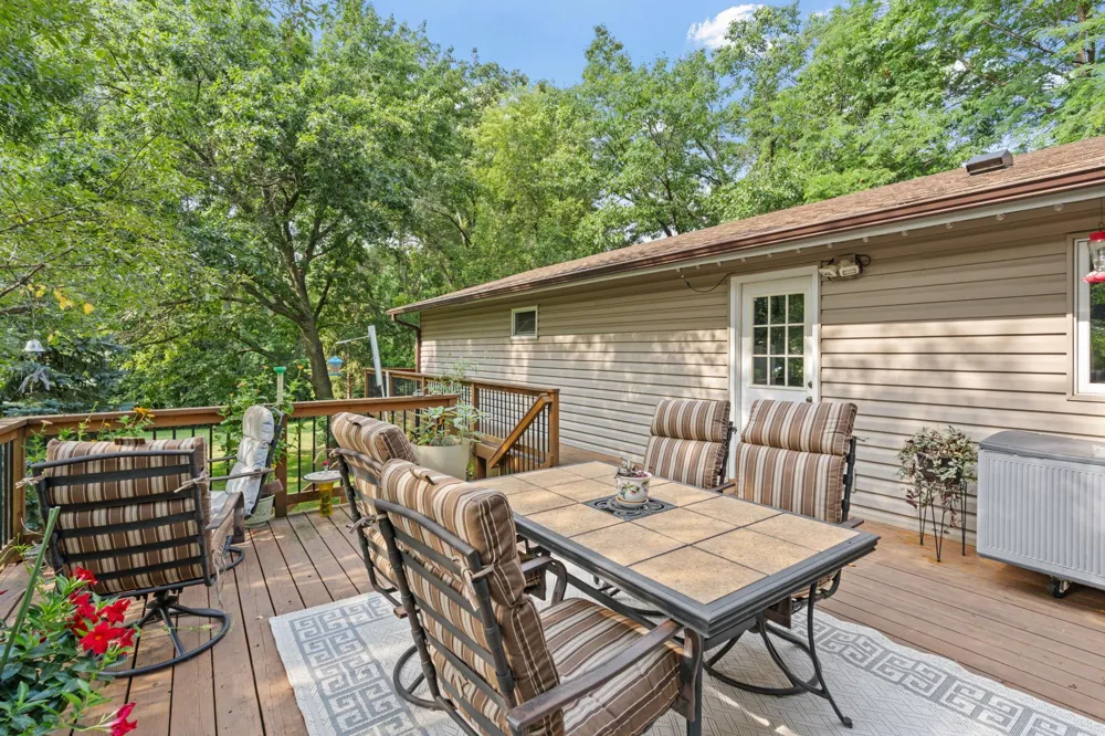 2821 Saddlebrooke Circle Minnetonka, MN 55305
