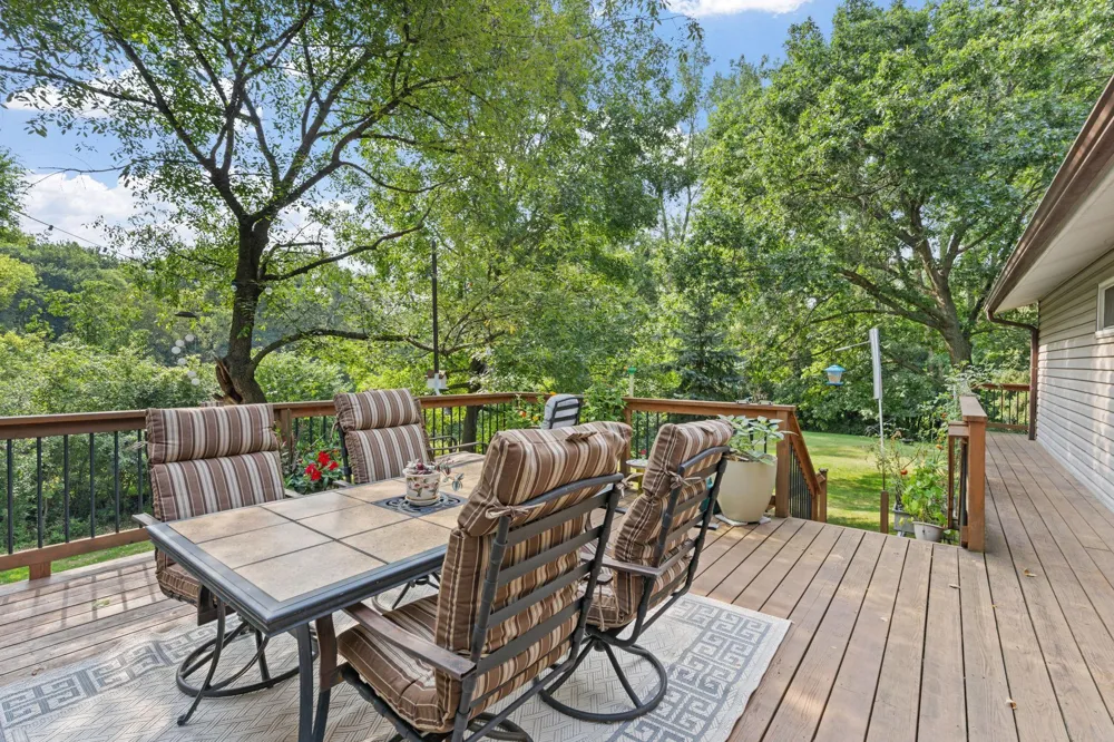 2821 Saddlebrooke Circle Minnetonka, MN 55305