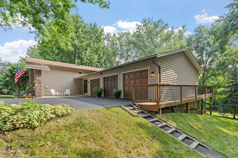 2821 Saddlebrooke Circle Minnetonka, MN 55305