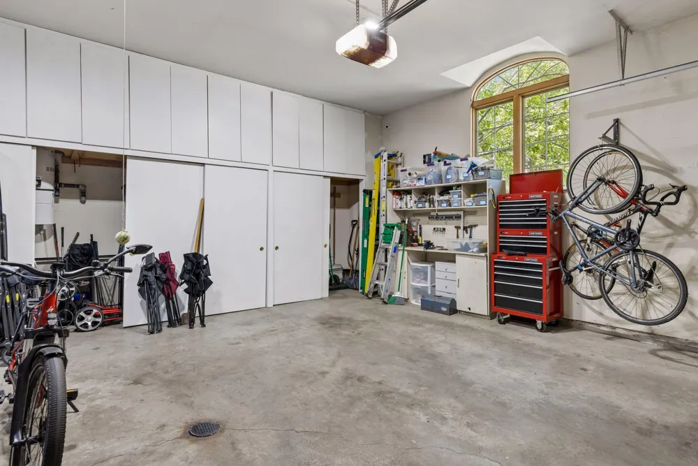 2841 Ella Lane Minnetonka, MN 55305