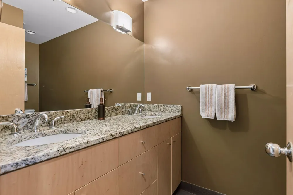 2841 Ella Lane Minnetonka, MN 55305