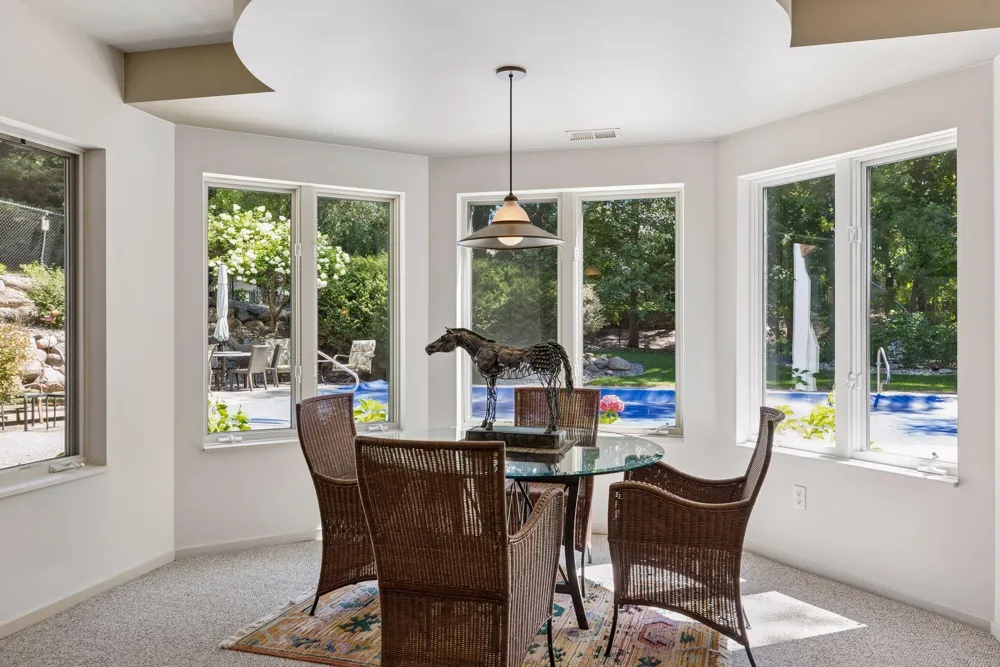 2841 Ella Lane Minnetonka, MN 55305