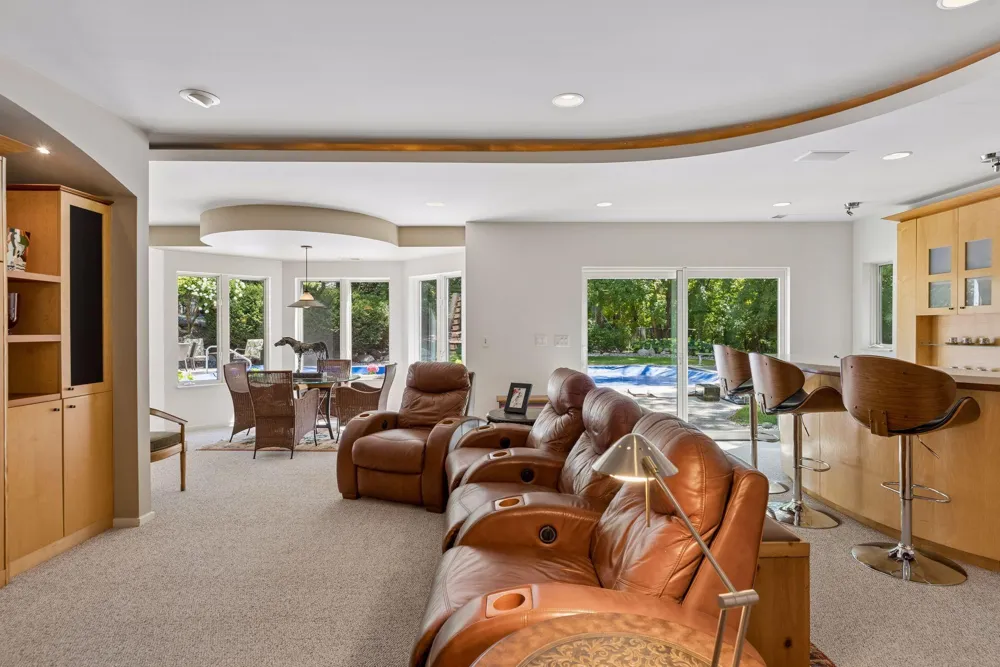 2841 Ella Lane Minnetonka, MN 55305