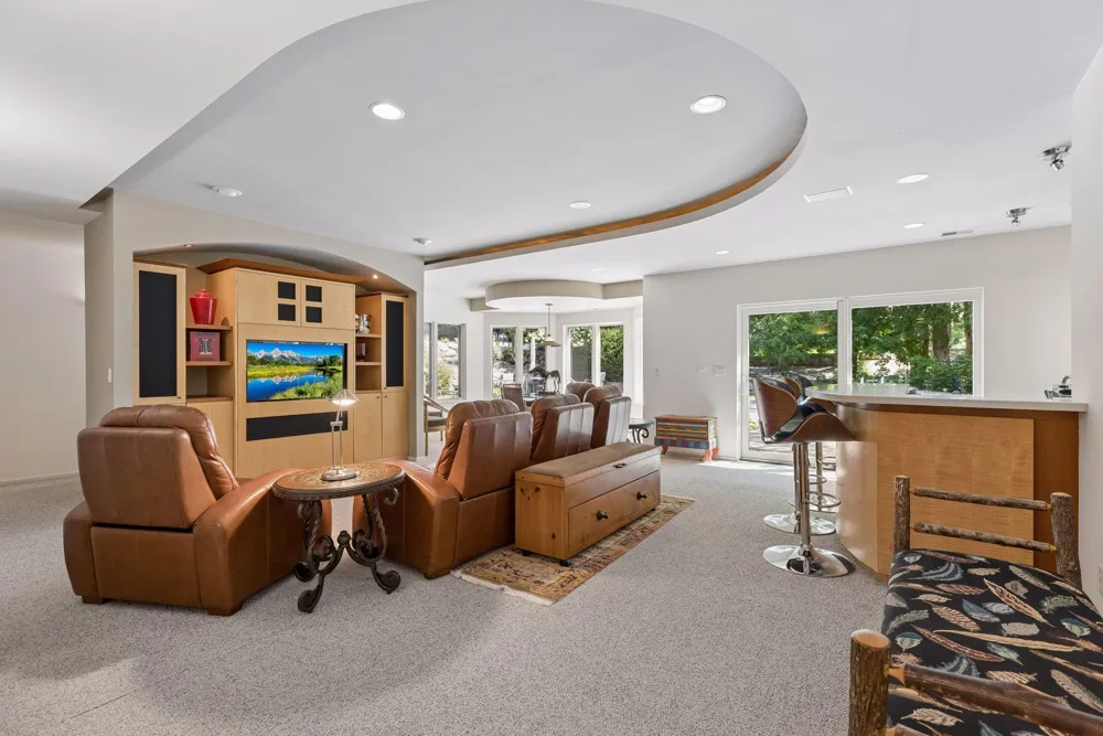 2841 Ella Lane Minnetonka, MN 55305