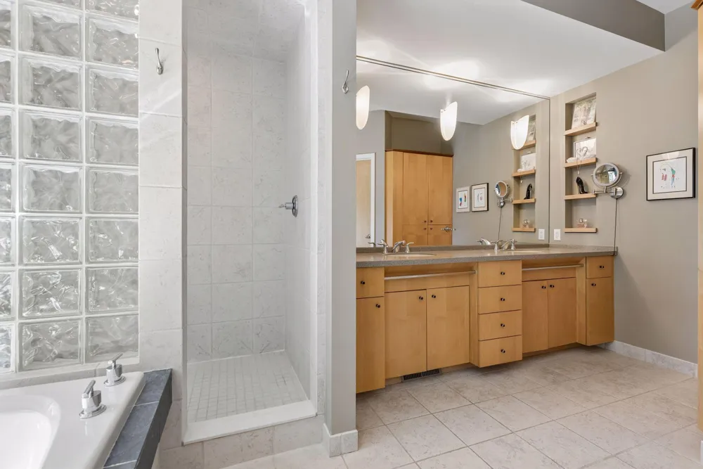 2841 Ella Lane Minnetonka, MN 55305