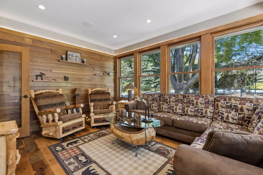 2841 Ella Lane Minnetonka, MN 55305