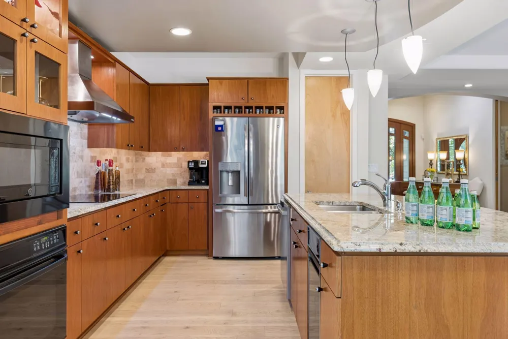 2841 Ella Lane Minnetonka, MN 55305
