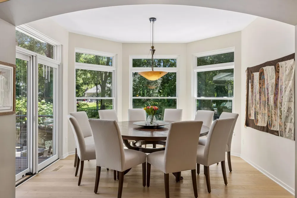 2841 Ella Lane Minnetonka, MN 55305