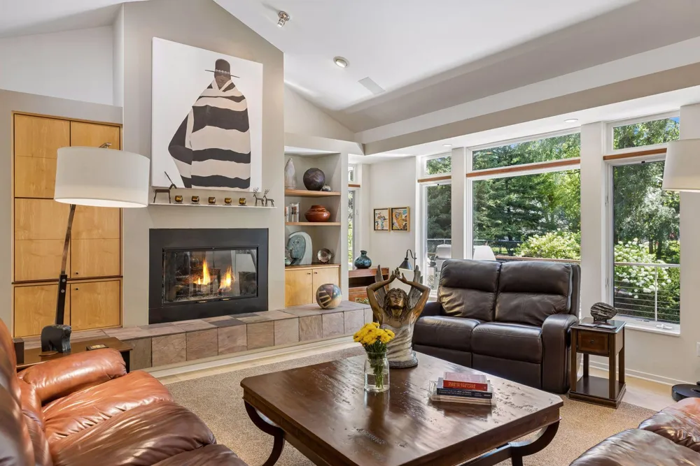 2841 Ella Lane Minnetonka, MN 55305