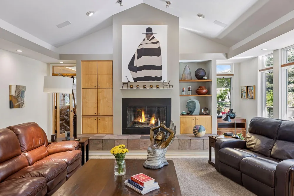 2841 Ella Lane Minnetonka, MN 55305