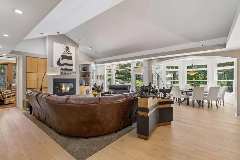 2841 Ella Lane Minnetonka, MN 55305
