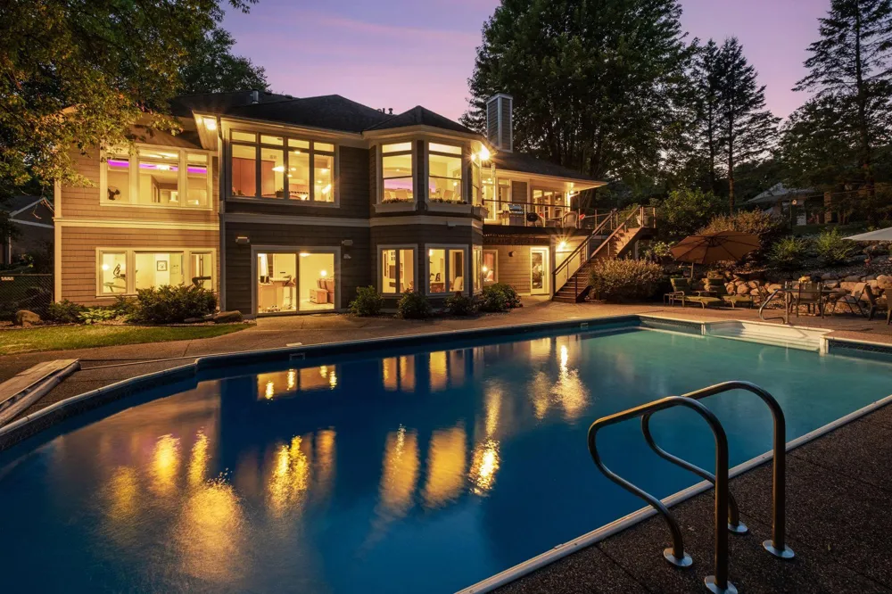 2841 Ella Lane Minnetonka, MN 55305