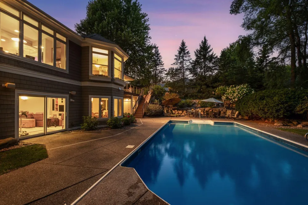 2841 Ella Lane Minnetonka, MN 55305