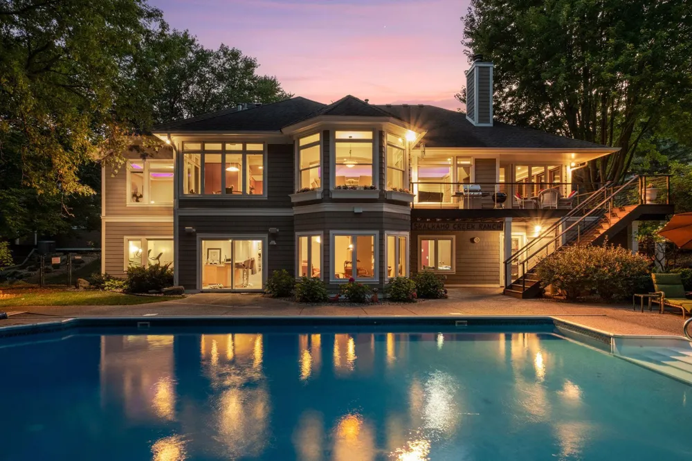 2841 Ella Lane Minnetonka, MN 55305