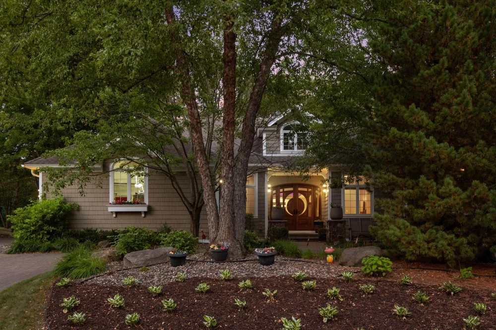 2841 Ella Lane Minnetonka, MN 55305