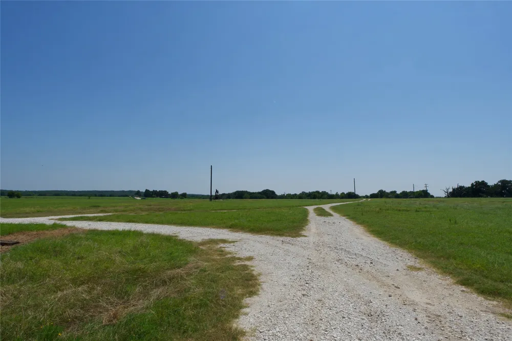 1707 Fm 902 Gainesville, TX 76240