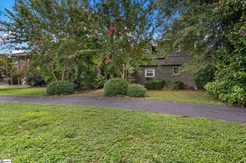 102 Harts Lane