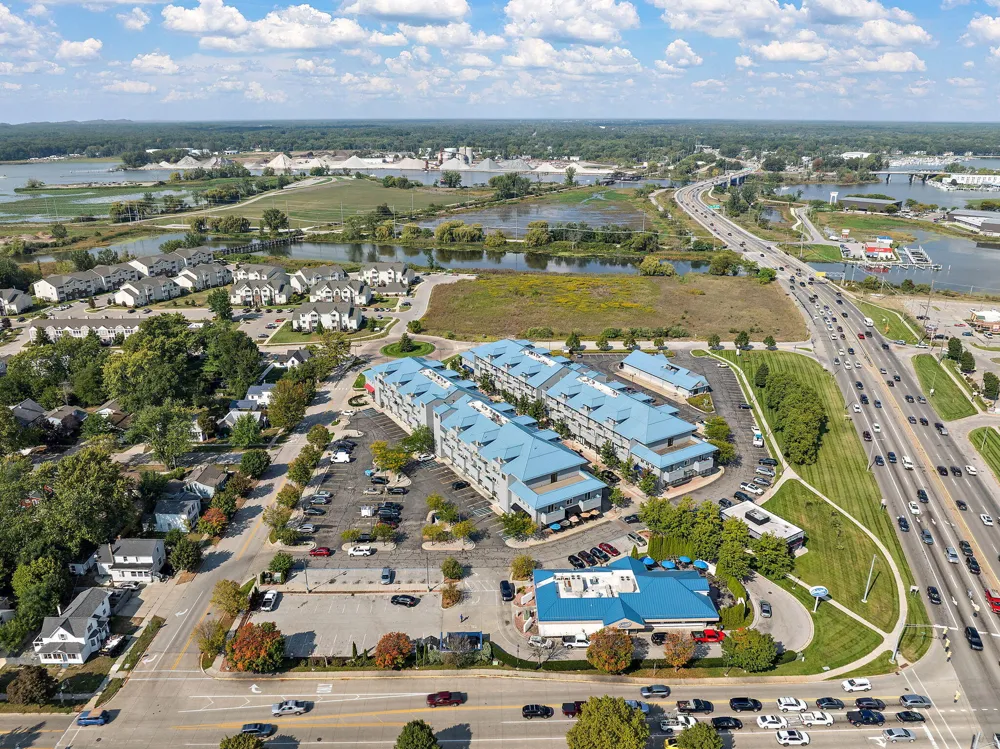 529 Miller Drive #204 Grand Haven, MI 49417