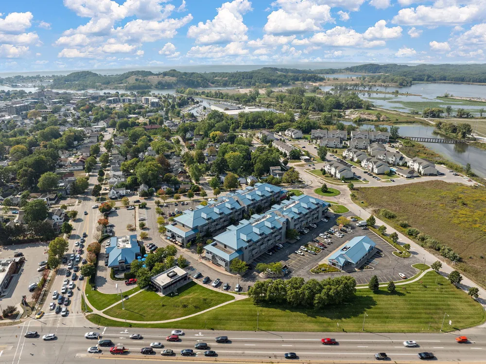 529 Miller Drive #204 Grand Haven, MI 49417