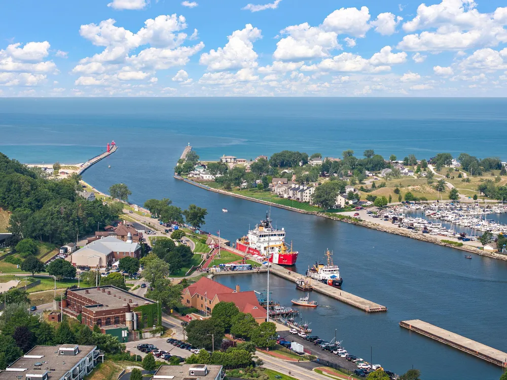 529 Miller Drive #204 Grand Haven, MI 49417
