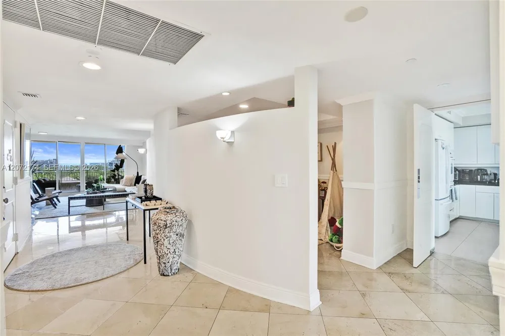 765 Crandon Blvd #603 Key Biscayne, FL 33149