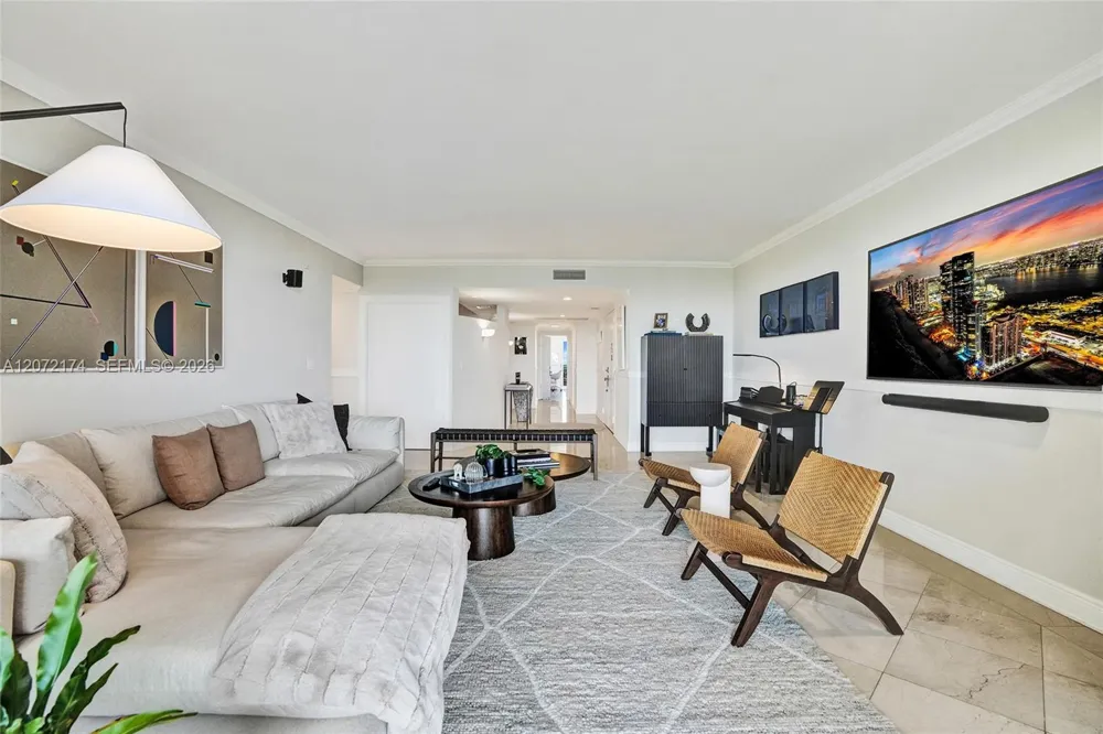 765 Crandon Blvd #603 Key Biscayne, FL 33149