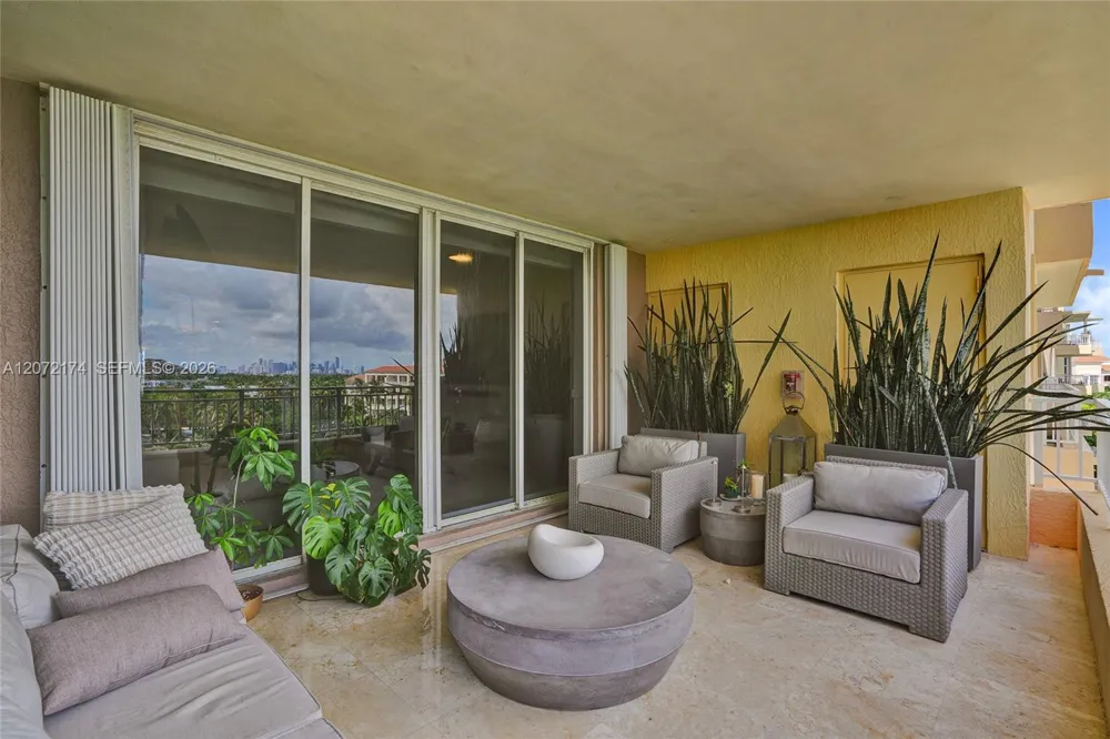 765 Crandon Blvd #603 Key Biscayne, FL 33149