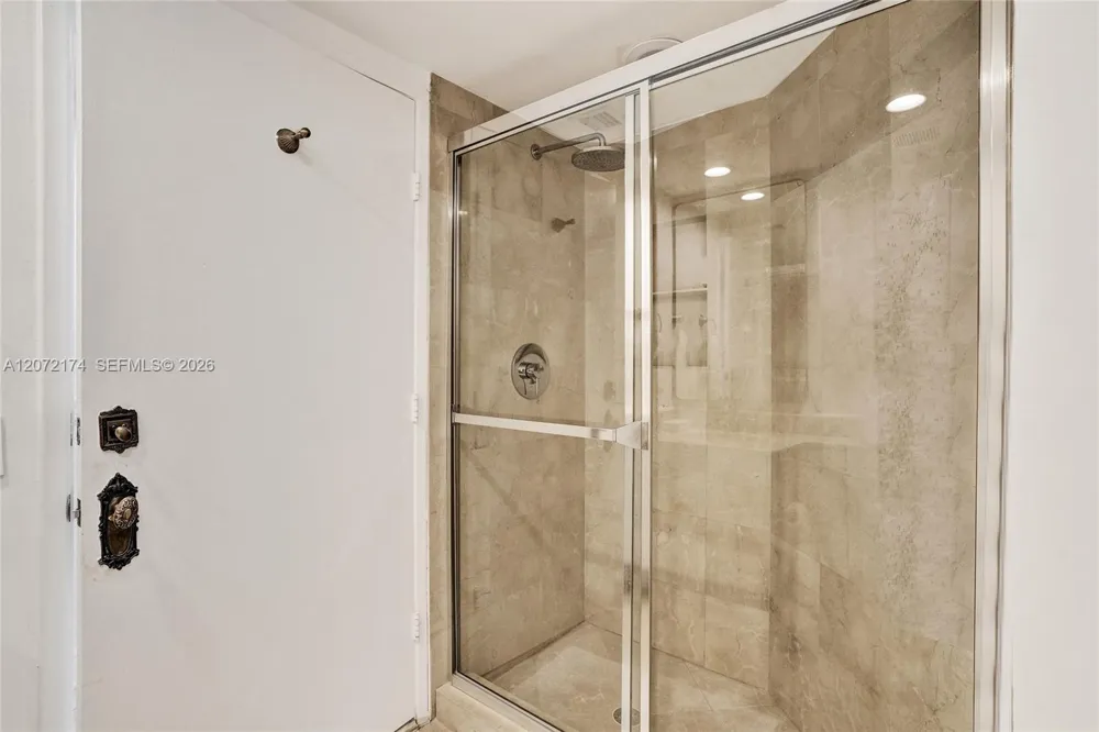 765 Crandon Blvd #603 Key Biscayne, FL 33149