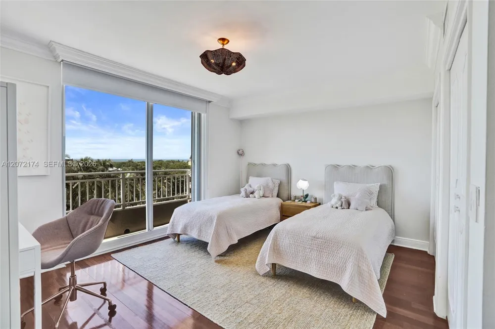 765 Crandon Blvd #603 Key Biscayne, FL 33149
