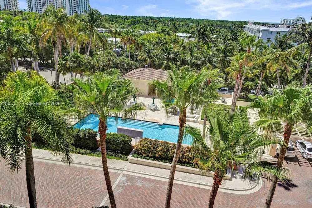765 Crandon Blvd #603 Key Biscayne, FL 33149
