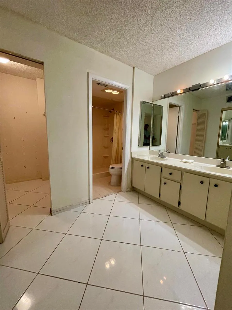 2802 46th Avenue #B318 Hollywood, FL 33021
