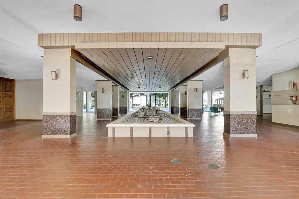 2802 46th Avenue #B318 Hollywood, FL 33021