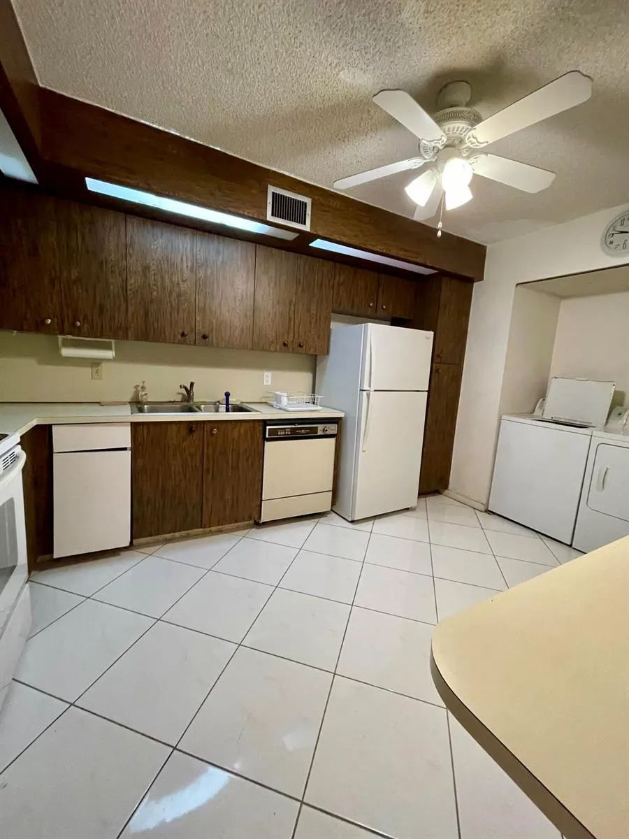 2802 46th Avenue #B318 Hollywood, FL 33021