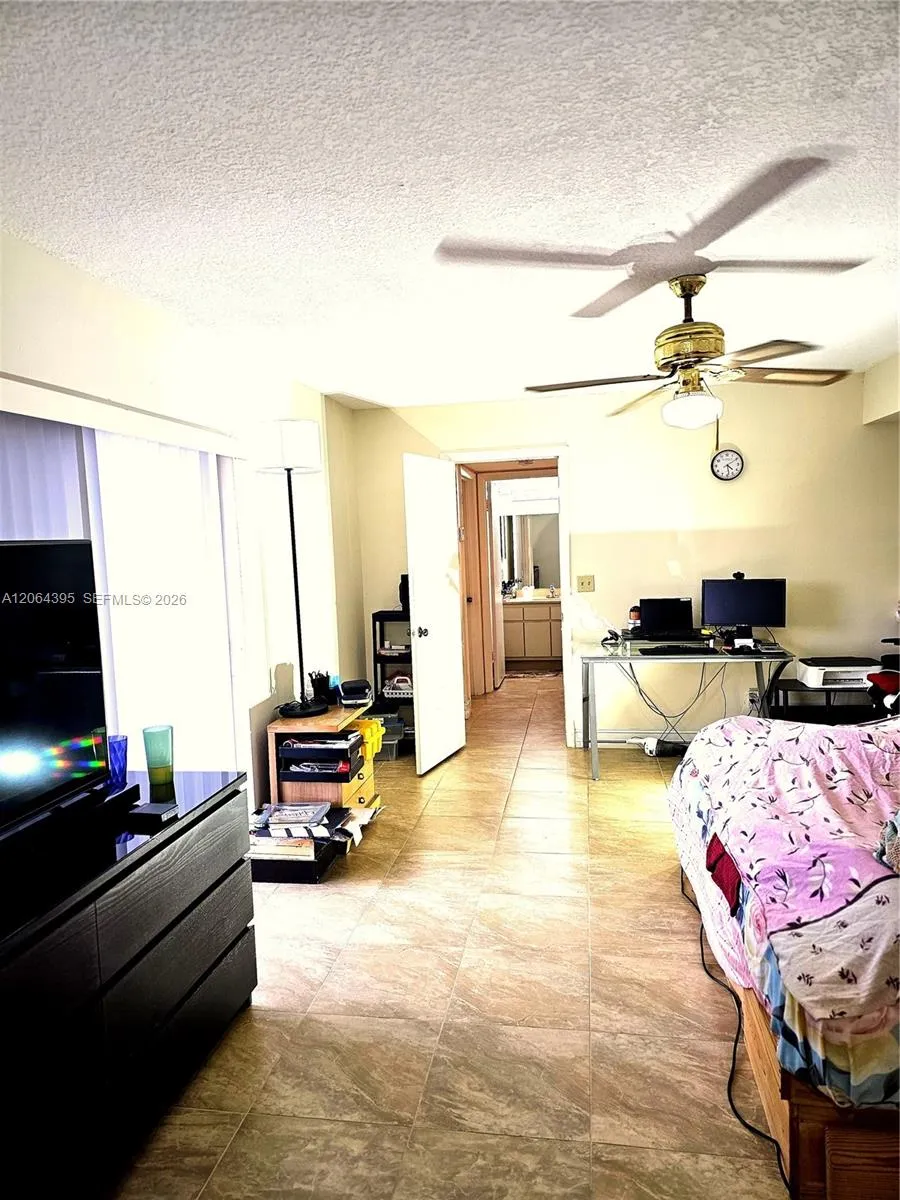 1201 SW 120th Way Davie, FL 33325