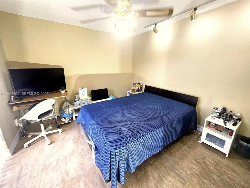 1201 SW 120th Way Davie, FL 33325