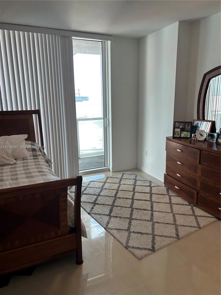 244 Biscayne Blvd #3106 Miami, FL 33132