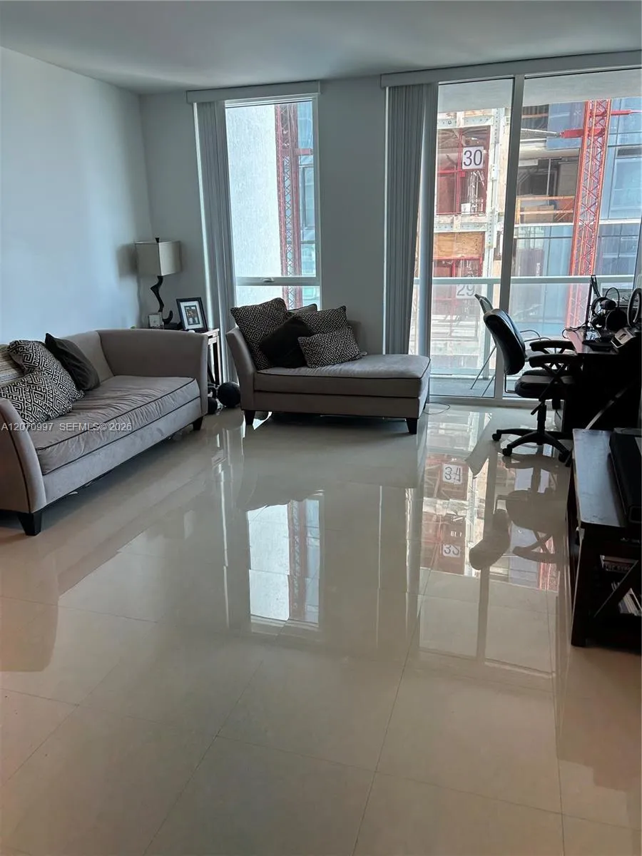 244 Biscayne Blvd #3106 Miami, FL 33132