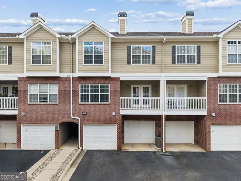 1112 Woodland LN