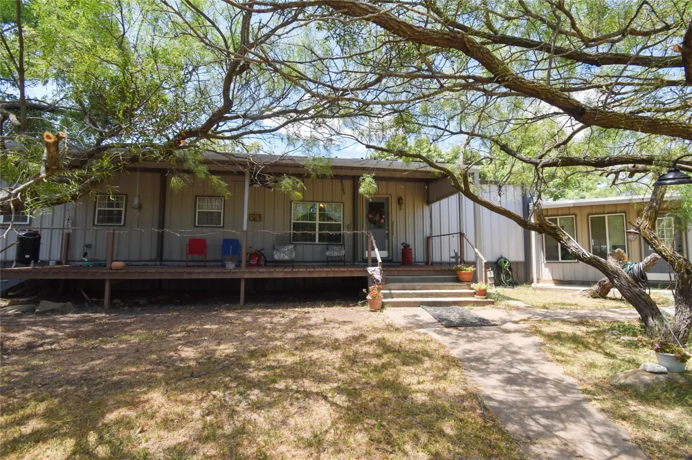 2077 CR 414 Rochelle, TX 76872